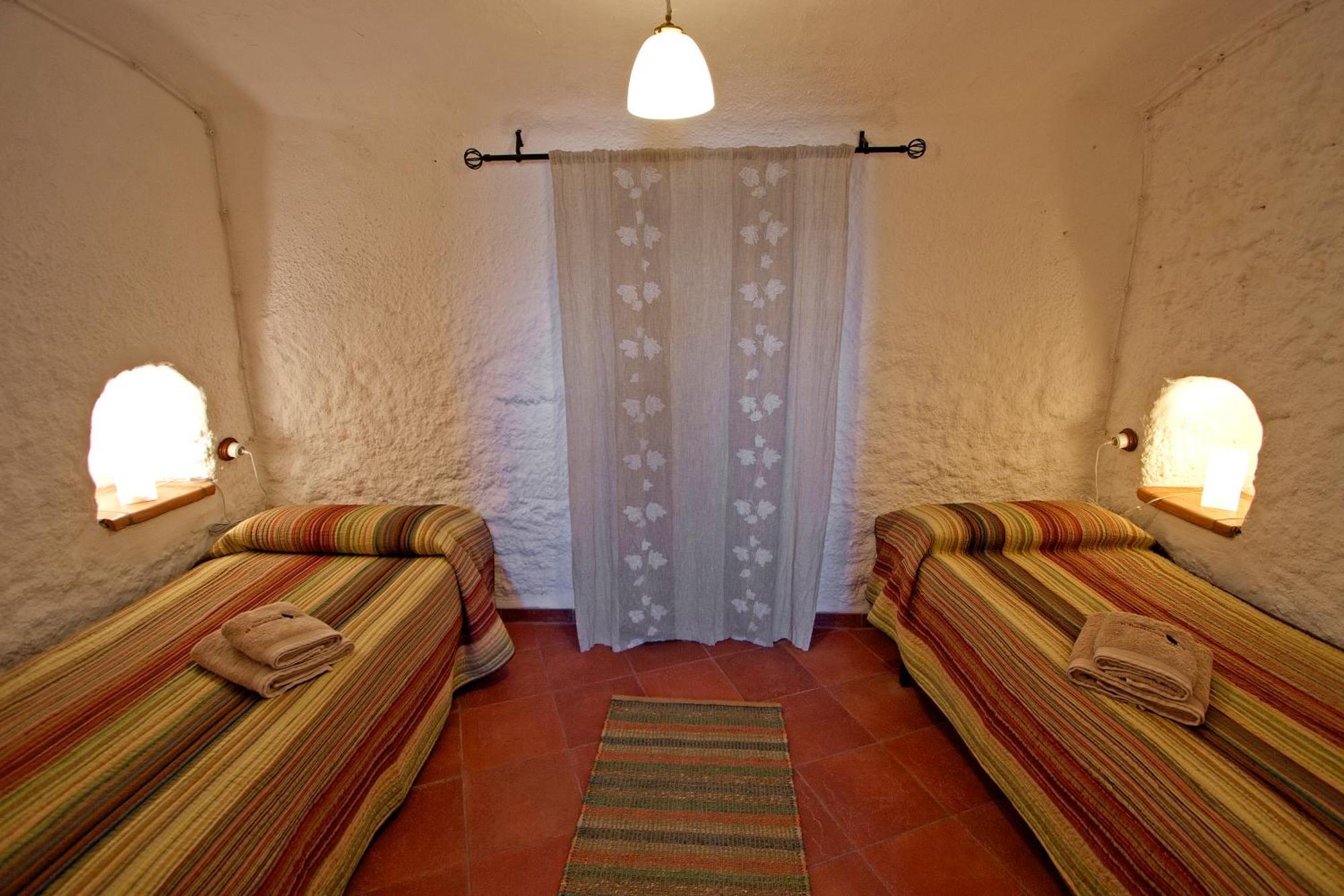 Hostal Cuevas el Torriblanco Gorafe Exterior foto