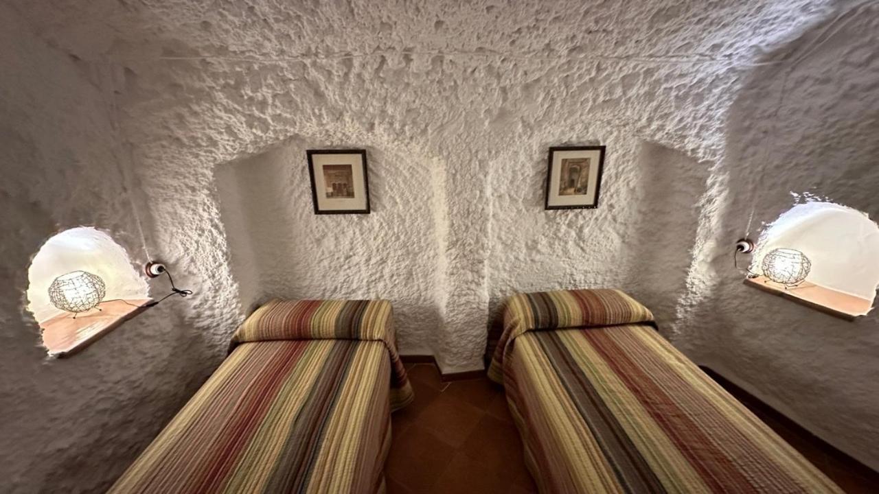 Hostal Cuevas el Torriblanco Gorafe Habitación foto