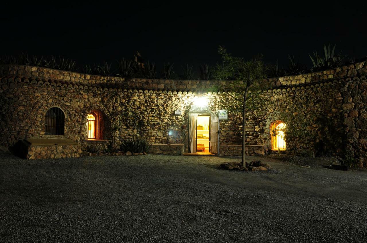Hostal Cuevas el Torriblanco Gorafe Exterior foto