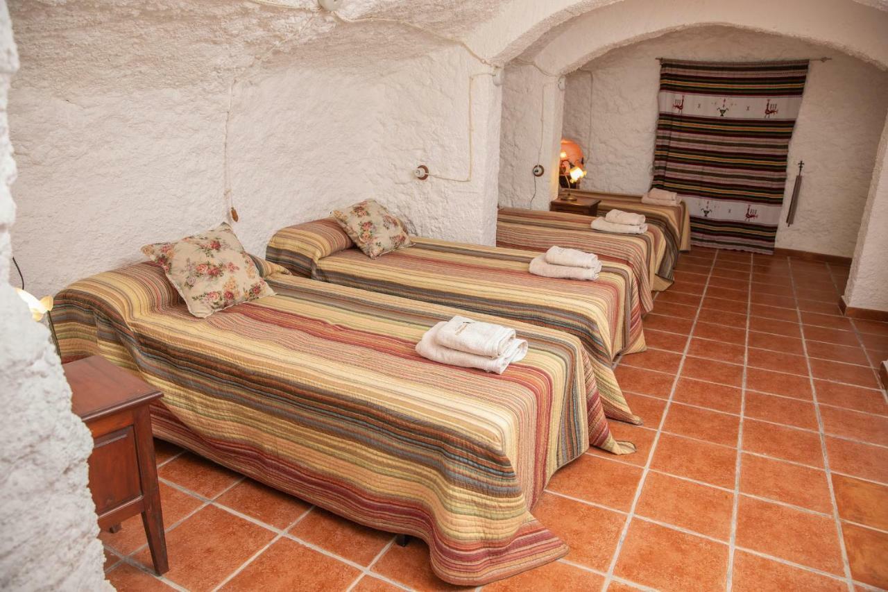 Hostal Cuevas el Torriblanco Gorafe Exterior foto