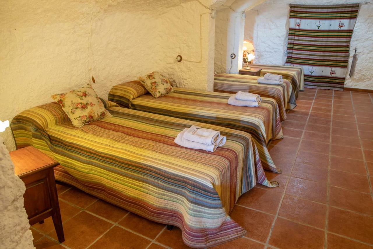 Hostal Cuevas el Torriblanco Gorafe Exterior foto